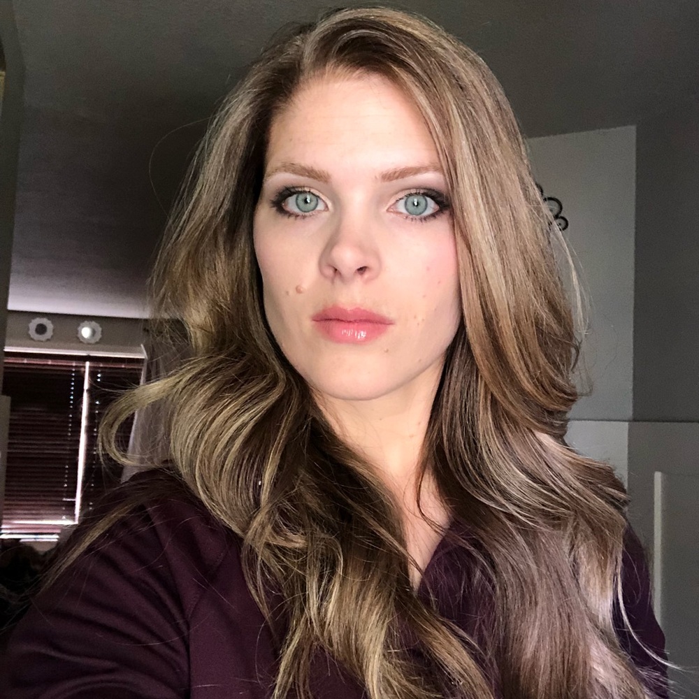 Meet your Posher, Stephanie